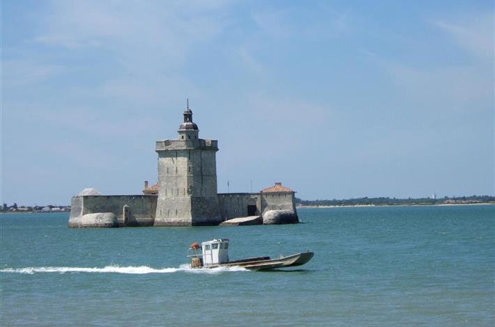 Fort Louvois près de l'Inter Hôtel 3 étoiles Miramar, hôtel vue mer, hôtel baie de Pontaillac à Royan, hôtel de charme en Charente Maritime