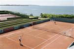 Tennis Club de Royan près de l'Inter Hôtel 3 étoiles Miramar, hôtel vue mer, hôtel baie de Pontaillac à Royan, hôtel de charme en Charente Maritime