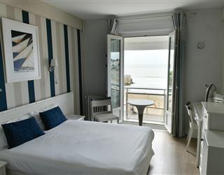 Inter Hôtel 3 étoiles Miramar, hôtel bord de mer, hôtel baie de Pontaillac à Royan, soirée étape, hôtel de charme près des îles d'Oléron, de Ré et de la Rochelle en Charente Maritime